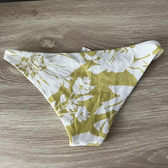 L*Space Revolve Tropical Camacho Bikini Bottoms in Havana Green - Picture 5 of 7